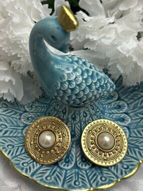 FAUX PEARL CLIP EARRINGS